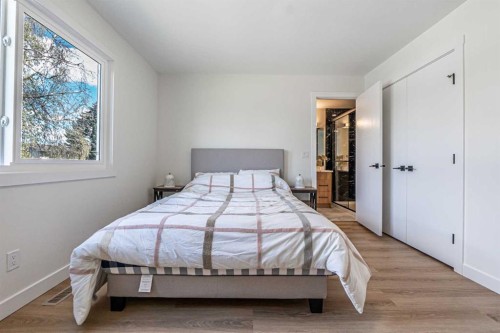 176 Huntchester Crescent Ne, Calgary, AB - Indoor Photo Showing Bedroom