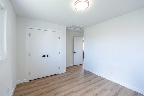 176 Huntchester Crescent Ne, Calgary, AB - Indoor Photo Showing Other Room