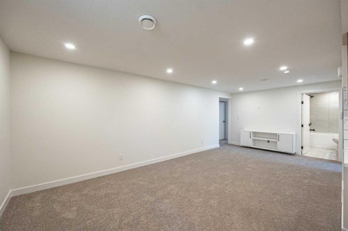 176 Huntchester Crescent Ne, Calgary, AB - Indoor