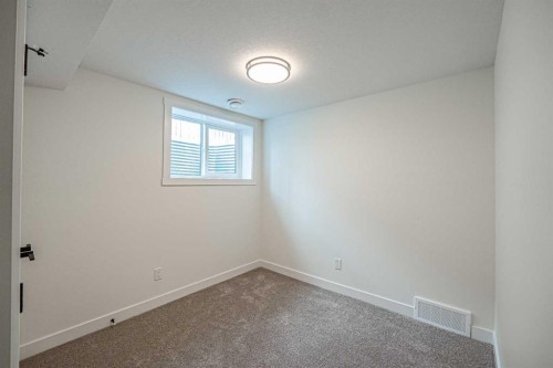 176 Huntchester Crescent Ne, Calgary, AB - Indoor Photo Showing Other Room