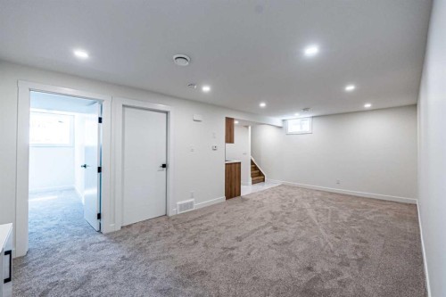 176 Huntchester Crescent Ne, Calgary, AB - Indoor