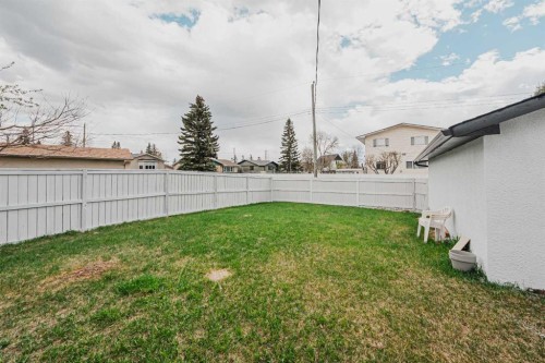 176 Huntchester Crescent Ne, Calgary, AB - Outdoor