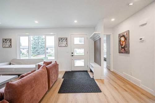 176 Huntchester Crescent Ne, Calgary, AB - Indoor