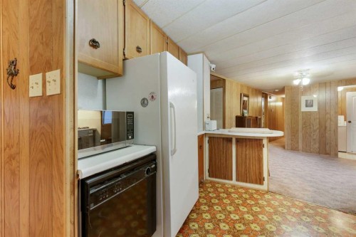 603 Alberta Avenue, Carmangay, AB - Indoor