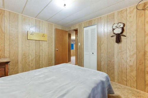 603 Alberta Avenue, Carmangay, AB - Indoor Photo Showing Bedroom