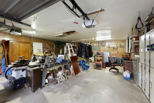 603 Alberta Avenue, Carmangay, AB - Indoor Photo Showing Garage