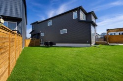 61 Rowmont Heath NW Calgary, AB T3L 0H9