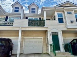 102 Prestwick Gardens SE Calgary, AB T2Z 3V4