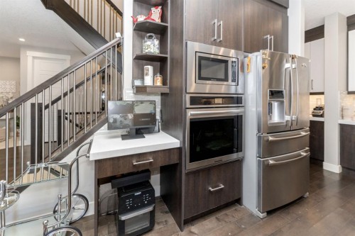 249 Kinniburgh Boulevard, Chestermere, AB - Indoor Photo Showing Kitchen
