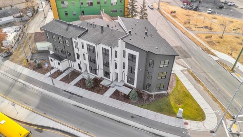 4907 Bowness Road Nw, Calgary, AB - Outdoor