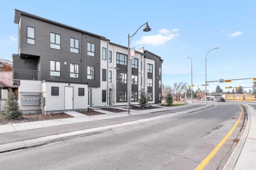 4907 Bowness Road Nw, Calgary, AB - Outdoor