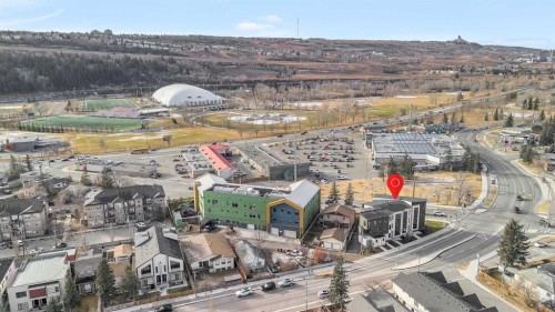 4907 Bowness Road Nw, Calgary, AB - Outdoor With View