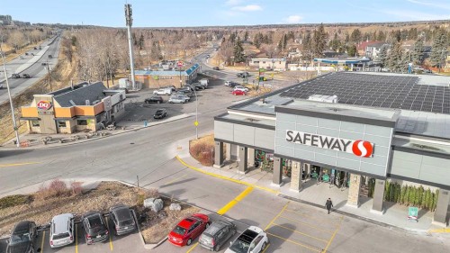 4907 Bowness Road Nw, Calgary, AB - Outdoor With View