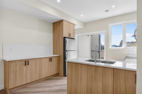 4907 Bowness Road Nw, Calgary, AB - Indoor Photo Showing Kitchen