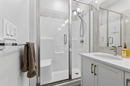 1949 Mahogany Boulevard Se, Calgary, AB - Indoor Photo Showing Bathroom