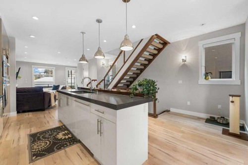 1709 27 Street Sw, Calgary, AB 