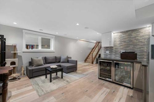 1709 27 Street Sw, Calgary, AB 