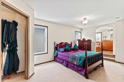 90 New Brighton Manor Se, Calgary, AB - Indoor Photo Showing Bedroom