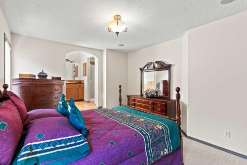 90 New Brighton Manor Se, Calgary, AB - Indoor Photo Showing Bedroom