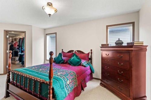 90 New Brighton Manor Se, Calgary, AB - Indoor Photo Showing Bedroom