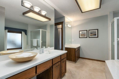 152 Coach Grove Place Sw, Calgary, AB - Indoor Photo Showing Bathroom