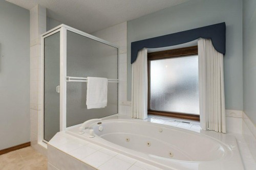 152 Coach Grove Place Sw, Calgary, AB - Indoor Photo Showing Bathroom