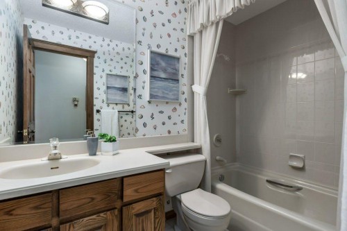 152 Coach Grove Place Sw, Calgary, AB - Indoor Photo Showing Bathroom