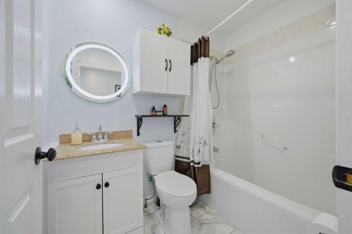 55 Ross Place, Crossfield, AB - Indoor Photo Showing Bathroom