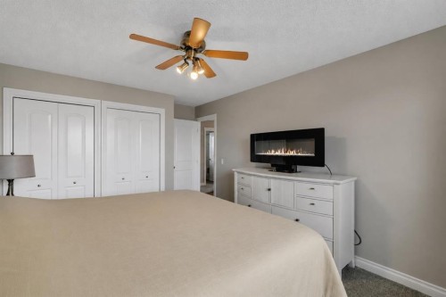 34 Ranch Glen Drive Nw, Calgary, AB - Indoor Photo Showing Bedroom
