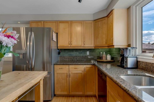 34 Ranch Glen Drive Nw, Calgary, AB - Indoor Photo Showing Kitchen