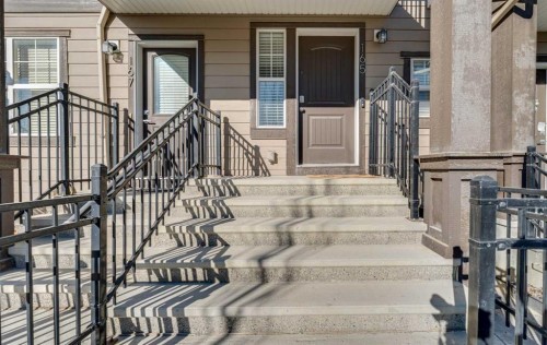 165 Evanscrest Gardens Nw, Calgary, AB - Outdoor With Exterior