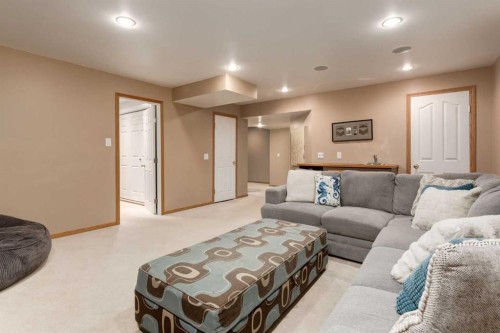 83 Citadel Meadow Grove Nw, Calgary, AB - Indoor Photo Showing Living Room