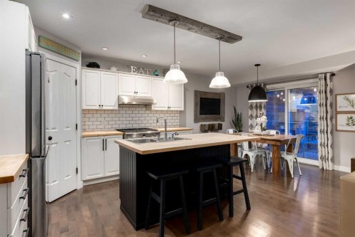 83 Citadel Meadow Grove Nw, Calgary, AB - Indoor Photo Showing Kitchen With Double Sink With Upgraded Kitchen