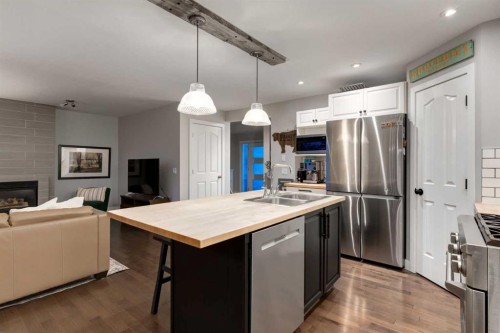83 Citadel Meadow Grove Nw, Calgary, AB - Indoor Photo Showing Kitchen With Double Sink