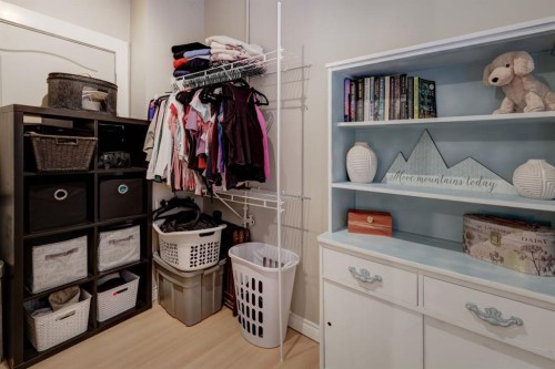508 9 Street Ne, Calgary, AB - Indoor