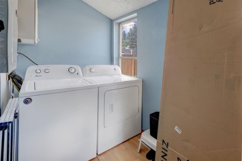 508 9 Street Ne, Calgary, AB - Indoor Photo Showing Laundry Room