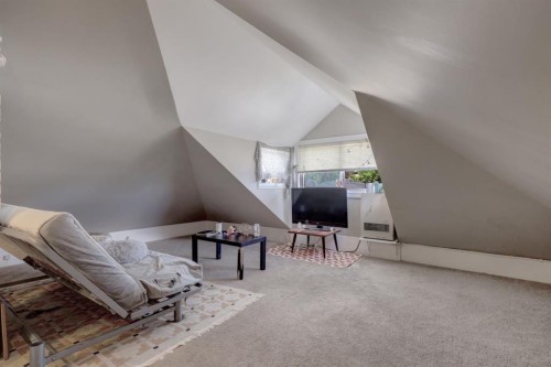 508 9 Street Ne, Calgary, AB - Indoor Photo Showing Other Room