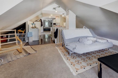 508 9 Street Ne, Calgary, AB - Indoor Photo Showing Other Room