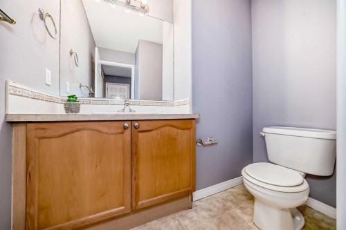 156 Simcoe Place Sw, Calgary, AB - Indoor Photo Showing Bathroom