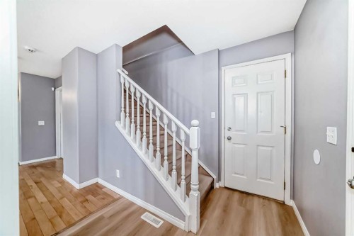 156 Simcoe Place Sw, Calgary, AB - Indoor Photo Showing Other Room