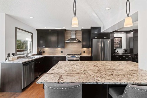 186 Mt Assiniboine Circle Se, Calgary, AB - Indoor Photo Showing Kitchen With Upgraded Kitchen