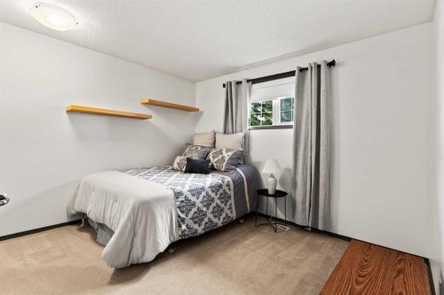 186 Mt Assiniboine Circle Se, Calgary, AB - Indoor Photo Showing Bedroom