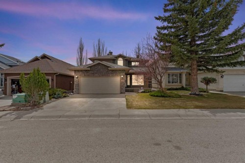 186 Mt Assiniboine Circle Se, Calgary, AB - Outdoor With Facade