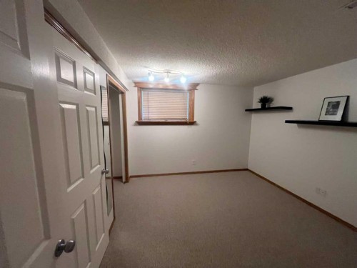 186 Mt Assiniboine Circle Se, Calgary, AB - Indoor Photo Showing Other Room