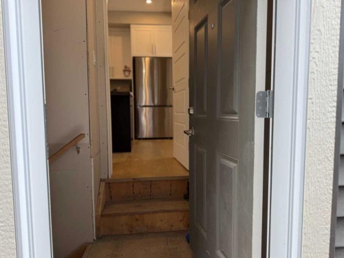 399 Sora Boulevard Se, Calgary, AB - Indoor