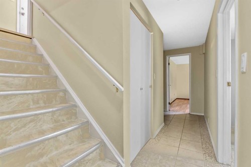 27 Aberdare Crescent Ne, Calgary, AB - Indoor Photo Showing Other Room