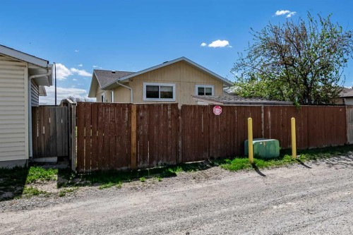 27 Aberdare Crescent Ne, Calgary, AB - Outdoor