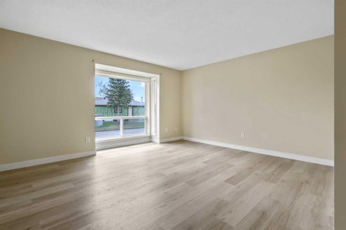 27 Aberdare Crescent Ne, Calgary, AB - Indoor Photo Showing Other Room