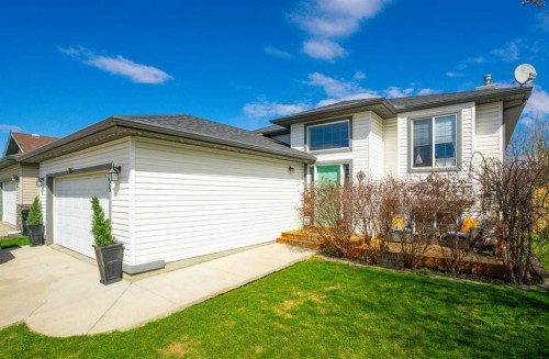 308 Carriage Lane Drive  Carstairs, AB T0M 0N0