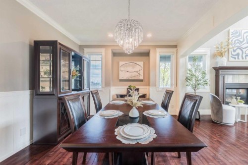5615 19 Street Sw, Calgary, AB - Indoor Photo Showing Dining Room